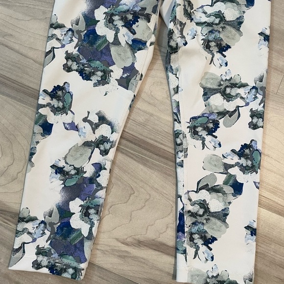 Velocity White And Blue Floral Print Active Wear Leggings- Size Small - Picture 3 of 11